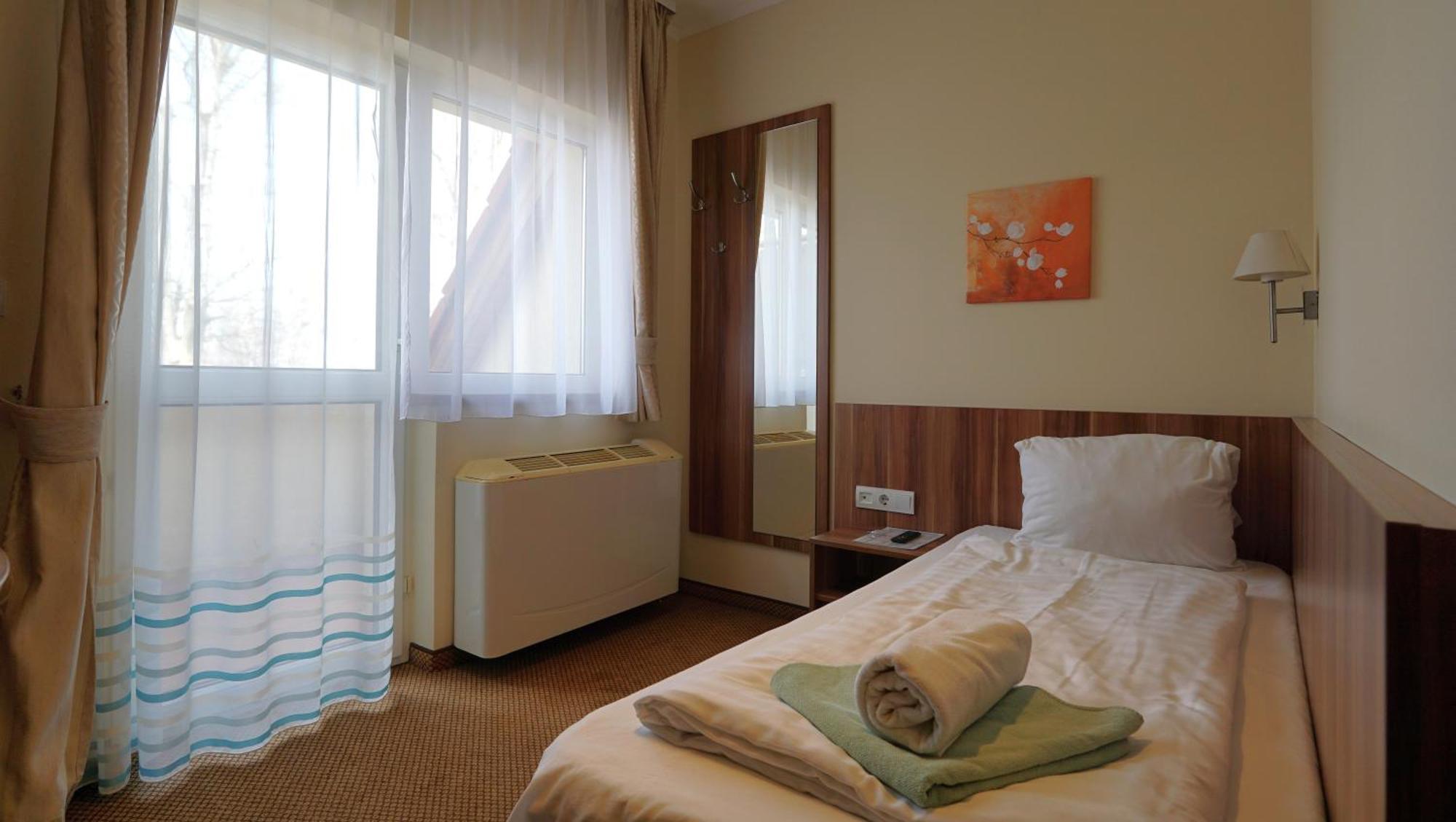 Balaton Colors Beach Hotel Сиофок Стая снимка