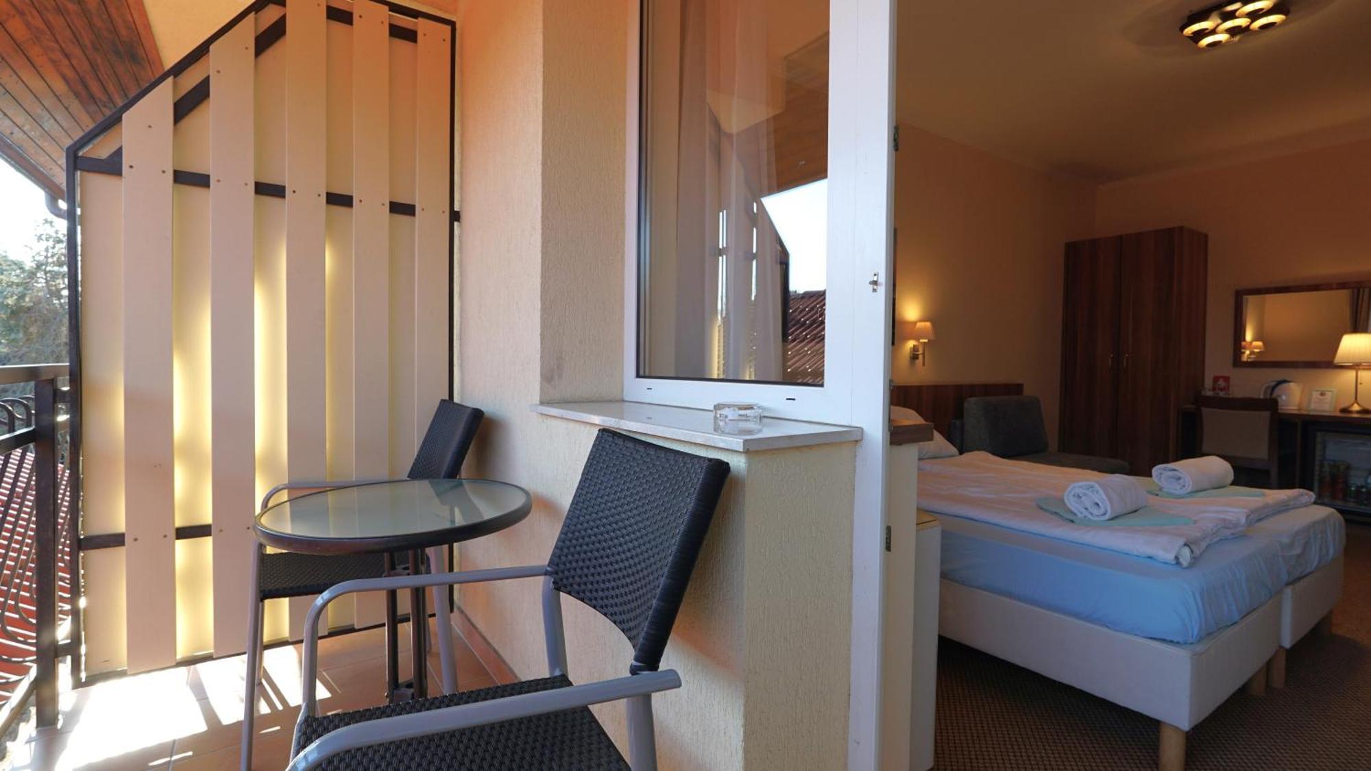 Balaton Colors Beach Hotel Сиофок Екстериор снимка