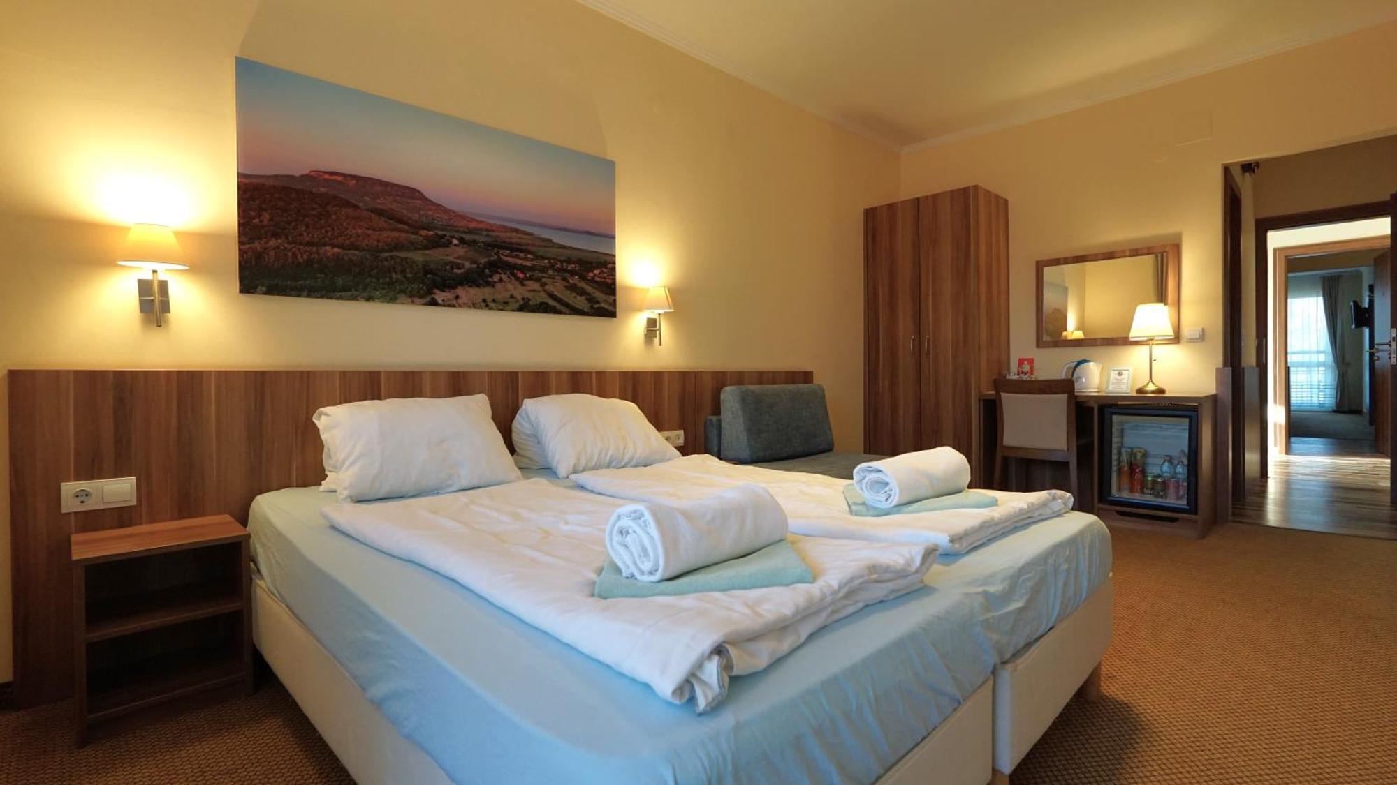 Balaton Colors Beach Hotel Сиофок Екстериор снимка