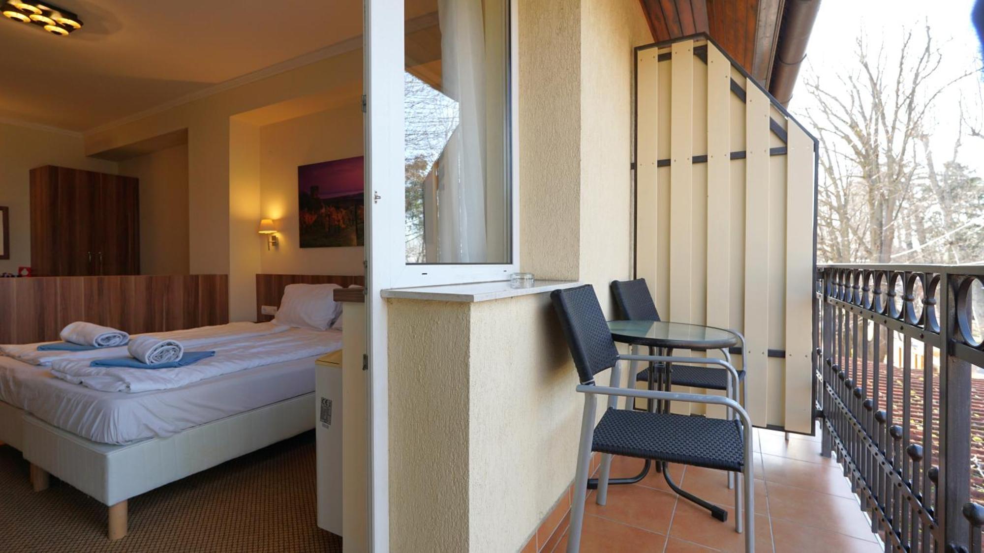 Balaton Colors Beach Hotel Сиофок Екстериор снимка