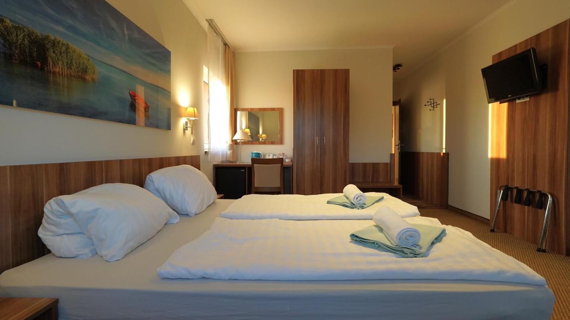 Balaton Colors Beach Hotel Сиофок Екстериор снимка
