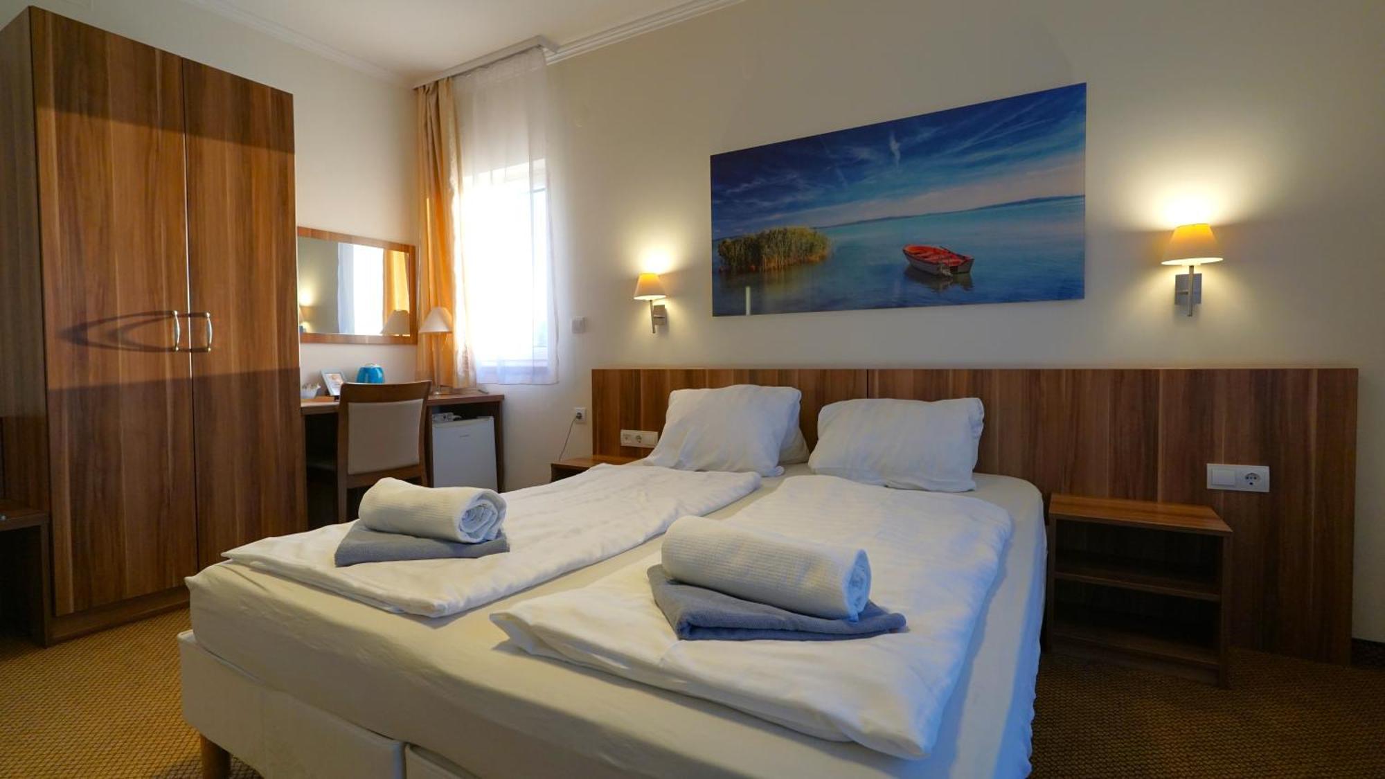 Balaton Colors Beach Hotel Сиофок Екстериор снимка