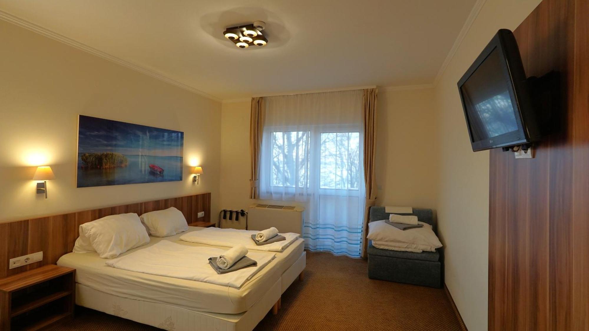 Balaton Colors Beach Hotel Сиофок Екстериор снимка