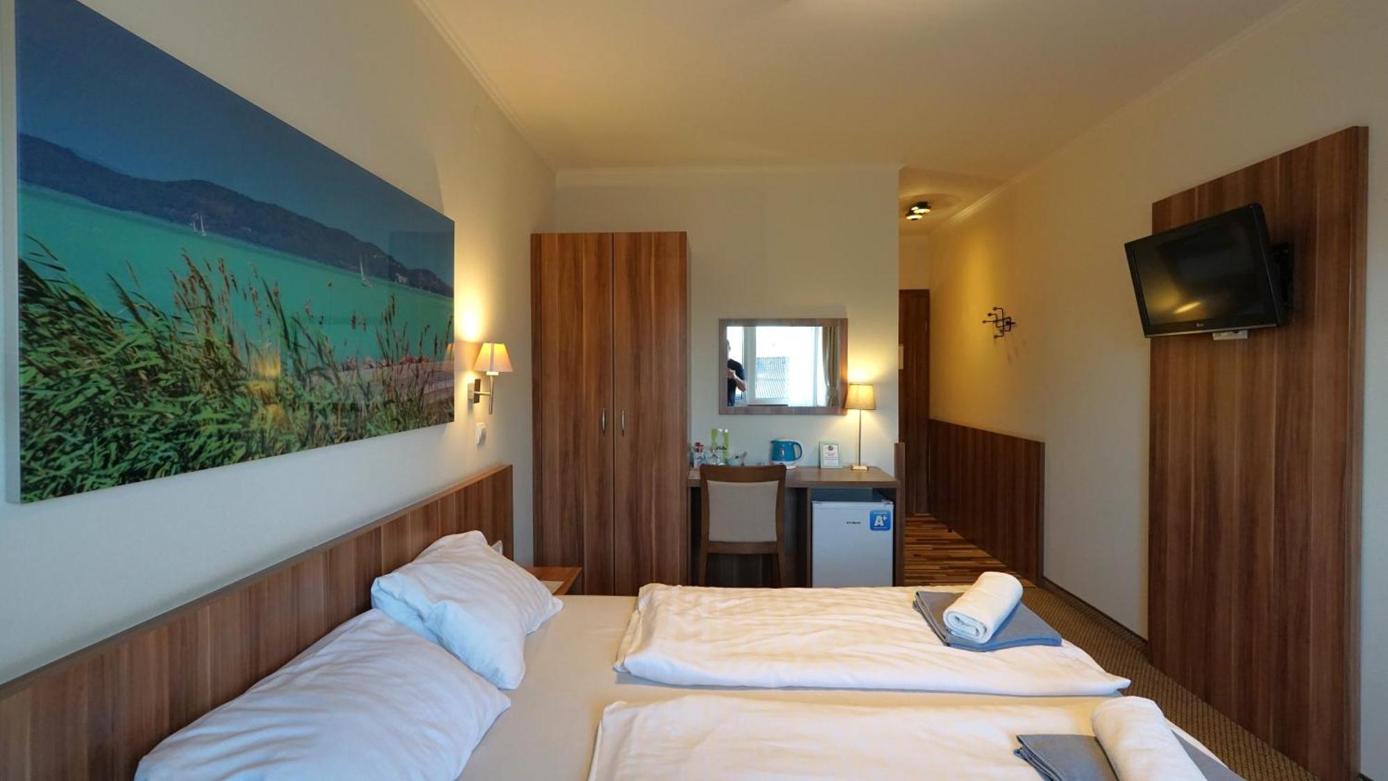 Balaton Colors Beach Hotel Сиофок Екстериор снимка