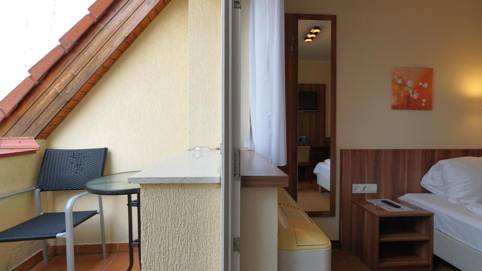 Balaton Colors Beach Hotel Сиофок Стая снимка