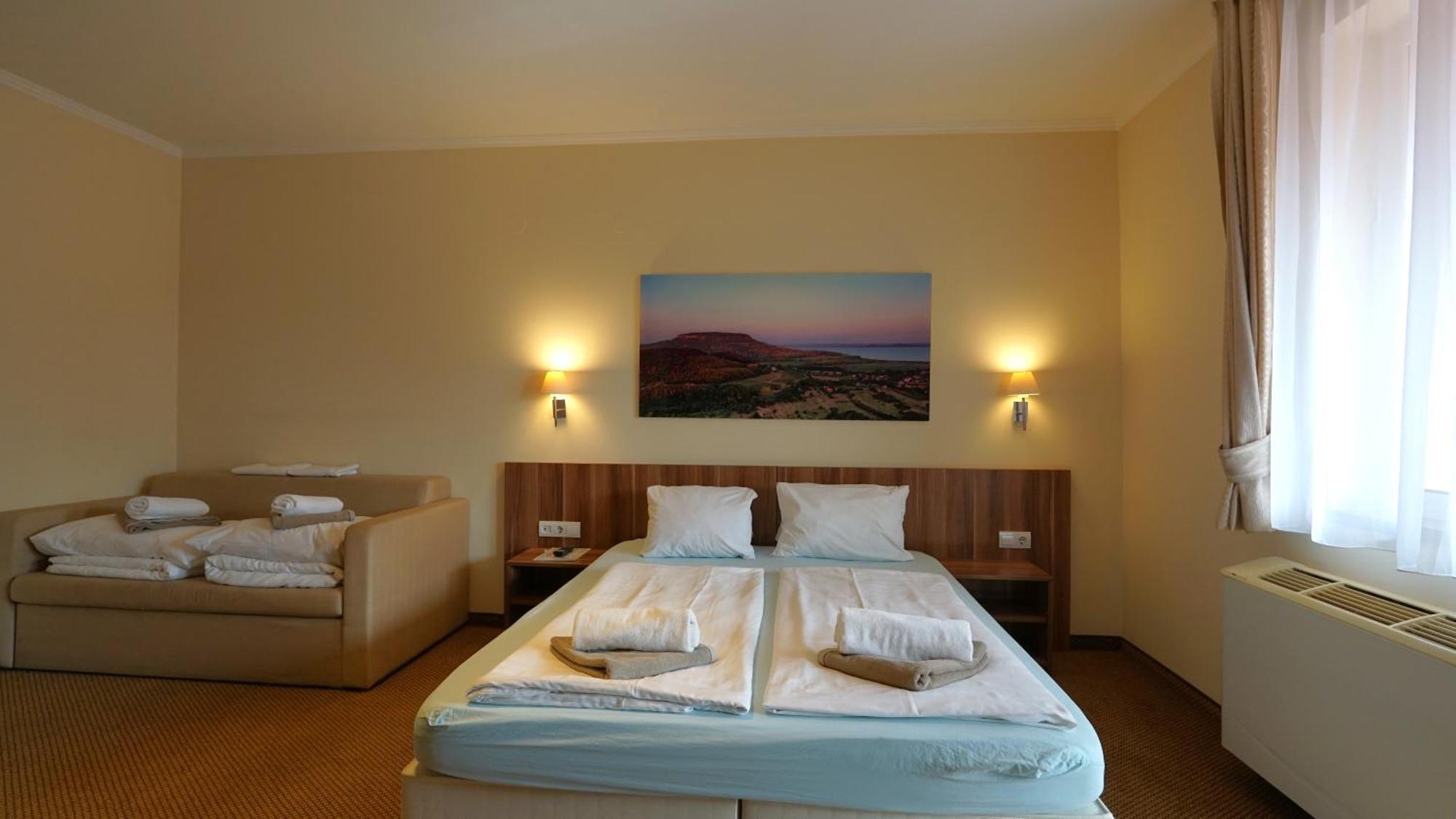 Balaton Colors Beach Hotel Сиофок Стая снимка